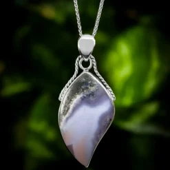 Purpurfarbener Chalzedon-Silberanhänger (Bali Barong)